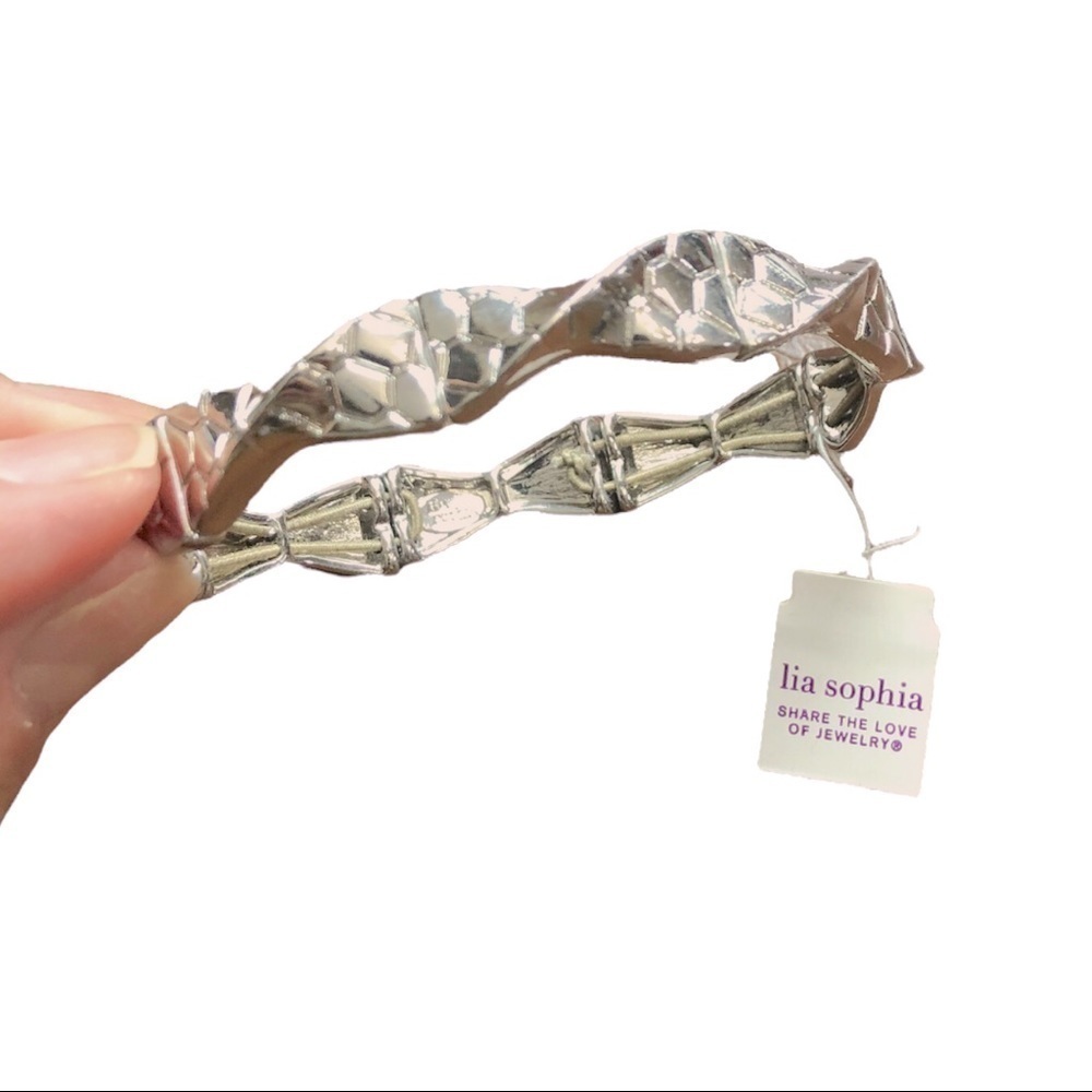 Lia Sophia Silver Tone Stretchy Bracelet NWT